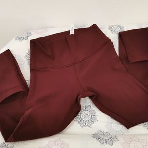 Lululemon Maroon/burgundy Wunder Under high rise. Size 8, 31 inch tall